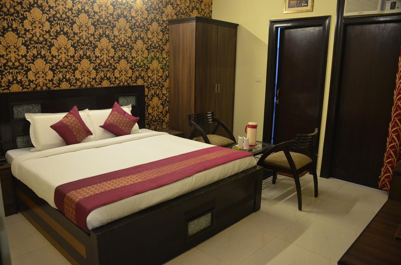 Hotel Jinendra Inn Jaipur Extérieur photo